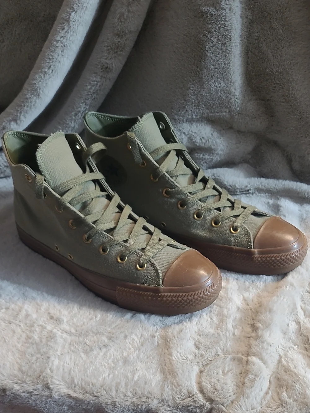 Converse CTAS High Top Sneakers Mens 12 - Picture 1 of 9